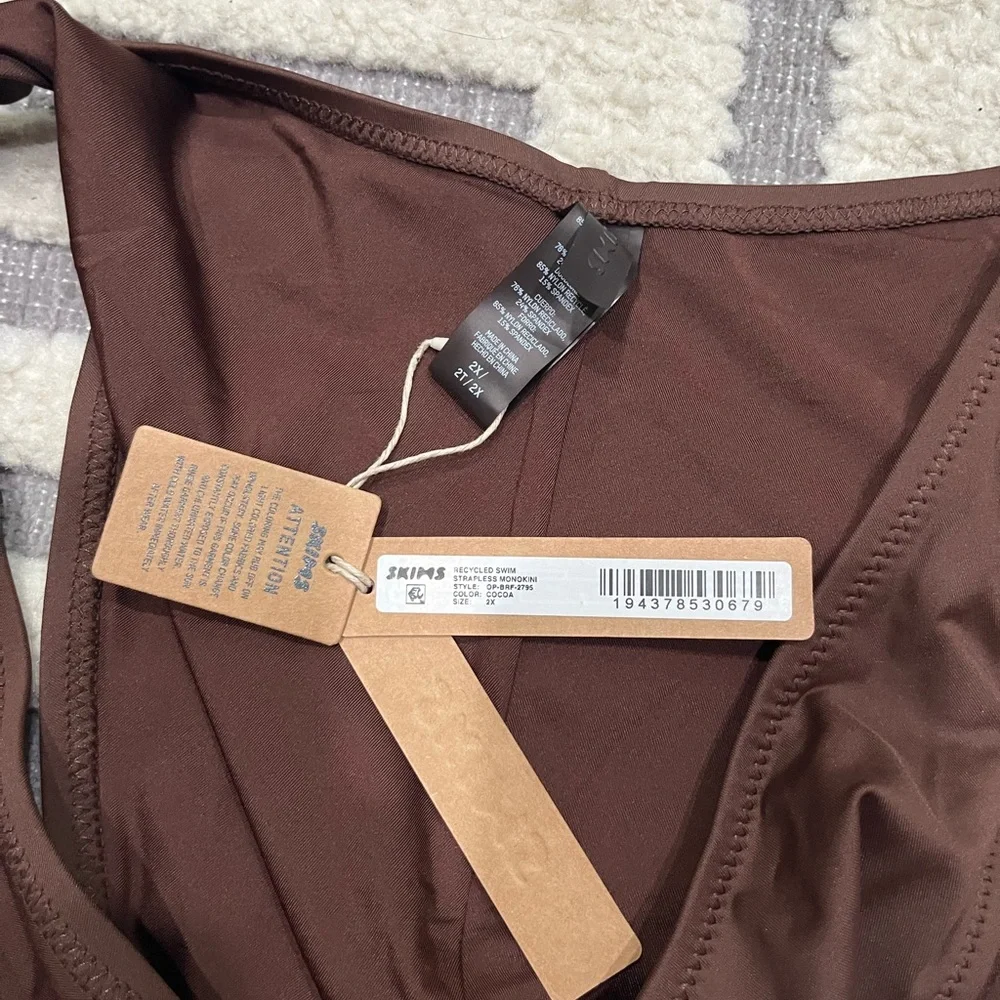 SKIMS nwt strapless